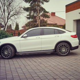 Biały Mercedes GLC Coupe